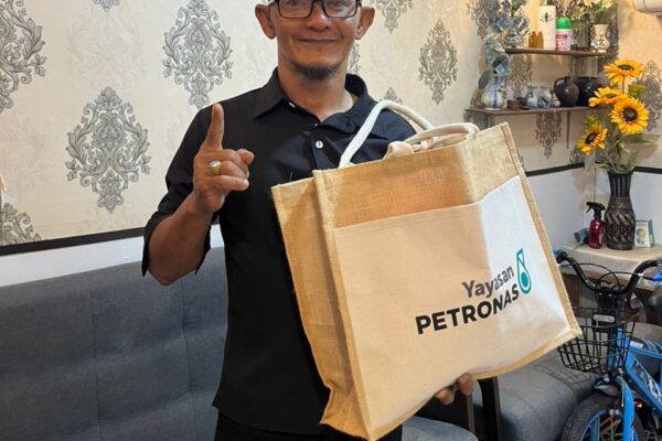 Kesederhanaan bukan penghalang Jalani membesarkan anak dengan harapan